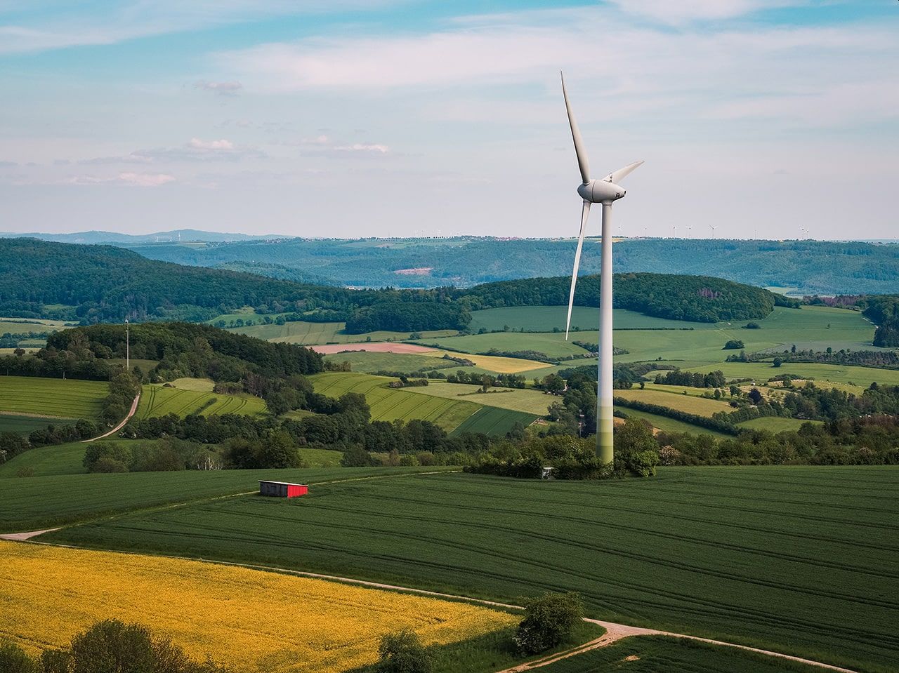 Inspektion einer Windkraftanlage vor Ort
